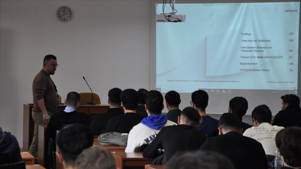 Hitachi Rail Bakım Operasyonları Müdürü Gökhan Toprak ile Öğrencilerimiz Bir Araya Geldi